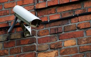 Czy warto zakładać monitoring w domu